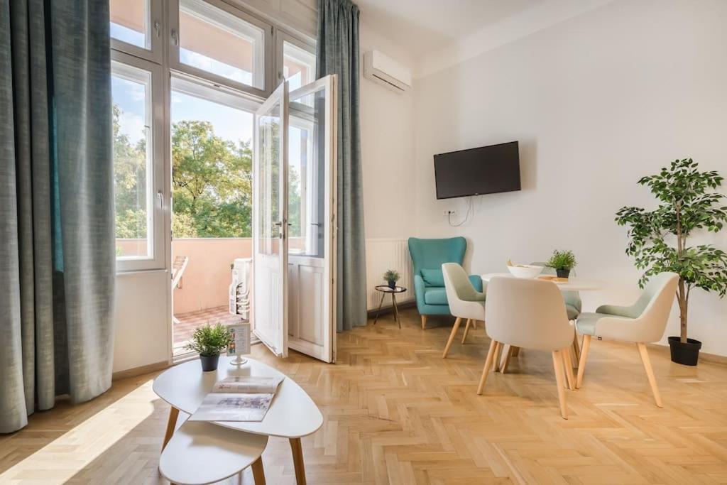 Klauzal Garden City Apartments Budapeste Exterior foto